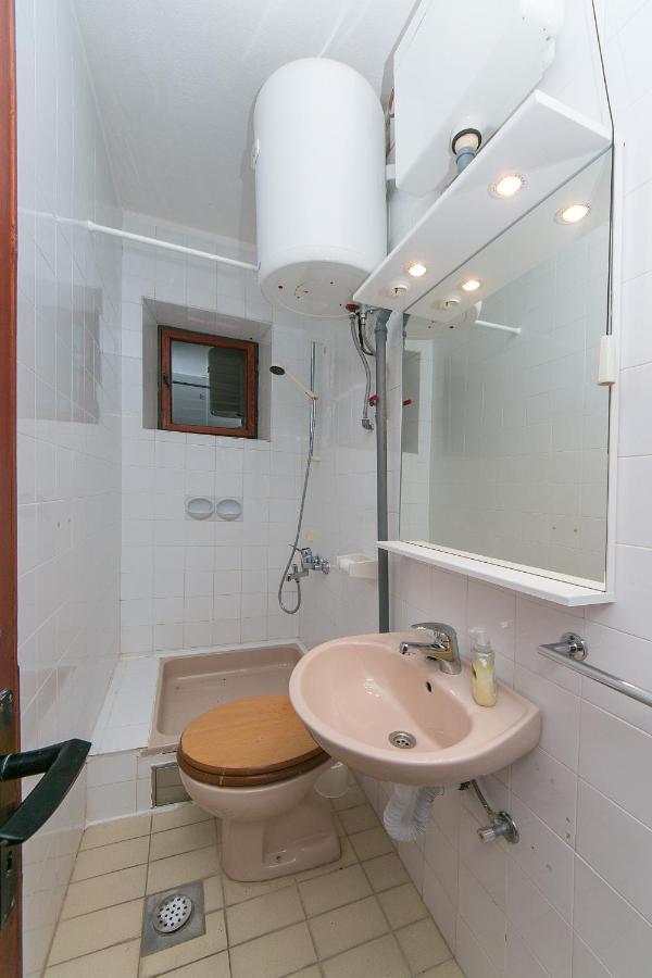 Apartments By The Sea Brela, Makarska - 16950 Extérieur photo